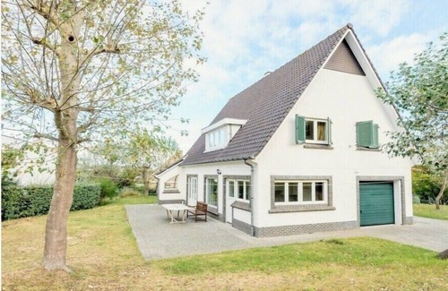 Koksijde-Bad House | Holiday home in De Panne with barbecue