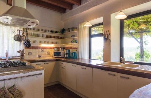Thenon House | Holiday Home in Dordogne with Pool