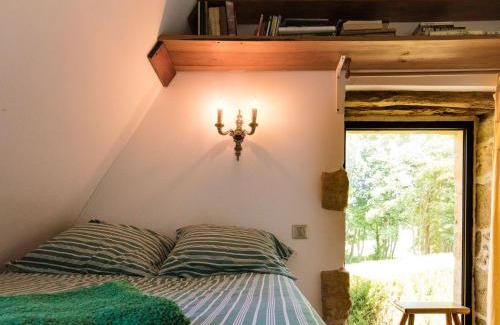 Thenon House | Holiday Home in Dordogne with Pool