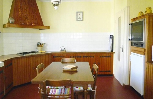 Camaret-sur-Mer House | Holiday Home in Camaret near Sandy Beaches
