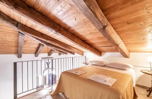 Stilo House | Holiday Home in Guardavalle near River