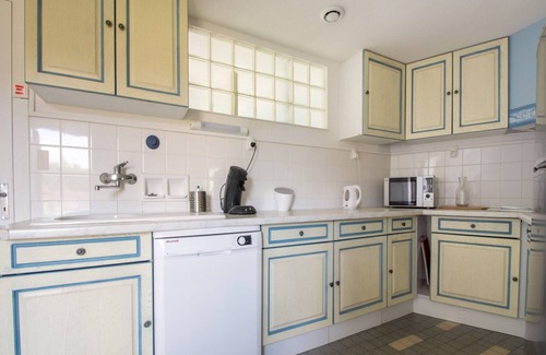 Herisson House | Holiday Home in Hérisson near Lake