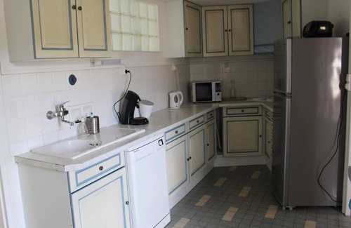 Herisson House | Holiday Home in Hérisson near Lake