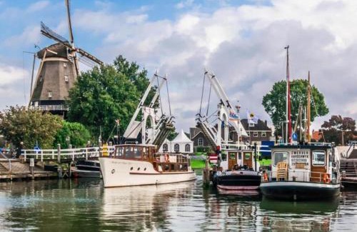 Municipality of Harderwijk Ski Chalet | Holiday Home in Harderwijk near Veluwemeer