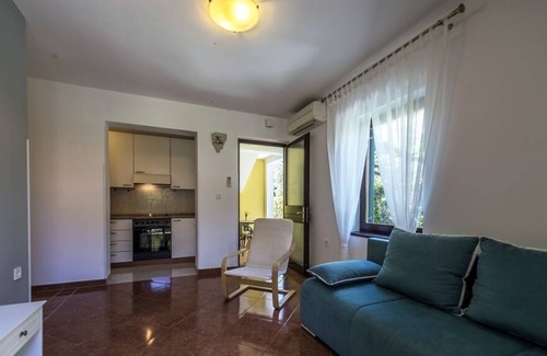 Kadumi House | Holiday Home in Kadumi with Air condition, WIFI, Washing machine, Dishwasher (625-1)