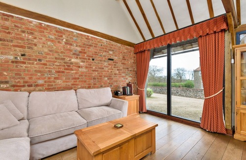 Faversham Cottage | Holiday Home in Kent near Scenic Parks