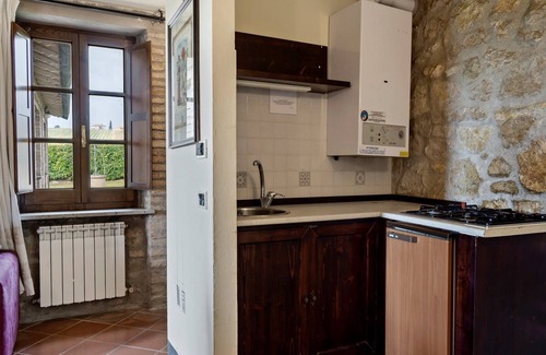 Collesanto Cottage | Holiday Home in Magione near Lake Trasimeno