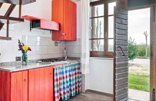 Collesanto Cottage | Holiday Home in Magione near Lake Trasimeno