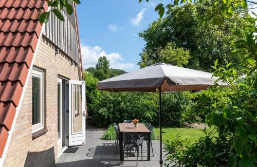 Plasmolen House | Holiday Home in Meeussen with Private Garden