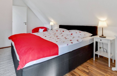 Dannau House | Holiday home in Oldenburg with garden