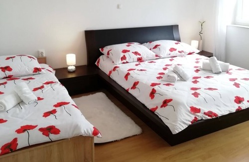 Viskovo House | Holiday Home in Opatija with Balcony, Air condition, WIFI, Washing machine (4880-1)
