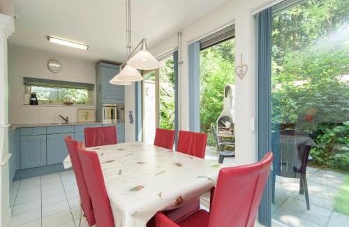 Oudemirdum House | Holiday Home in Oudemirdum by Frisian Lakes, cleaning included