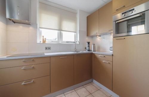 Wemeldinge House | Holiday Home in Quiet Park with Garden