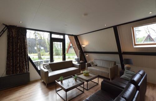 Stramproy House | Holiday Home in Stramproy Nature Reserve, cleaning included