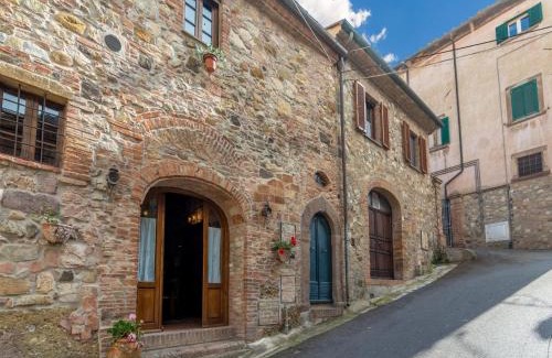 Orciatico House | Holiday Home in Tuscany with Pool