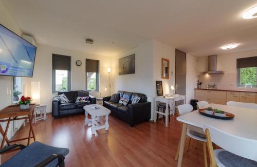 Wemeldinge House | Holiday Home in Wemeldinge near the Sea