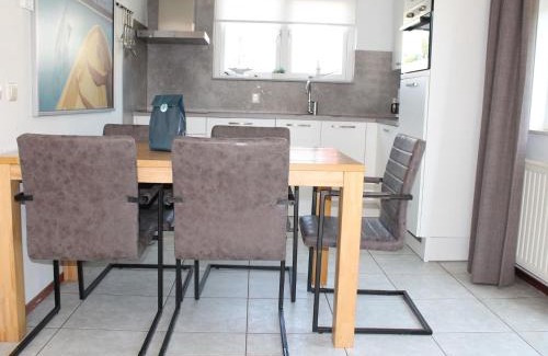 Wemeldinge House | Holiday Home in Zeeland with Garden