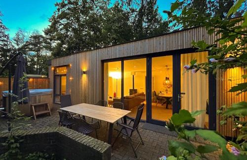 Zelhem House | Holiday Home in Zelhem with Hot Tub & Forest