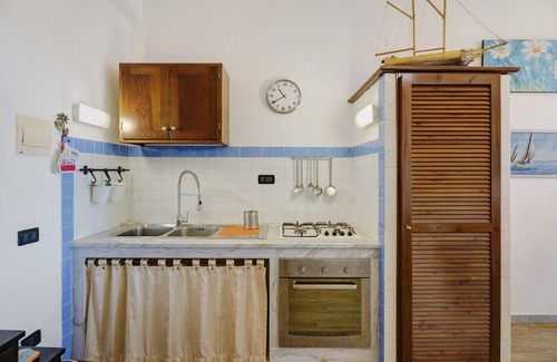 Casamicciola Terme House | Holiday Home 'Villino Dei Fiori' with Sea View, Wi-Fi and Air Conditioning