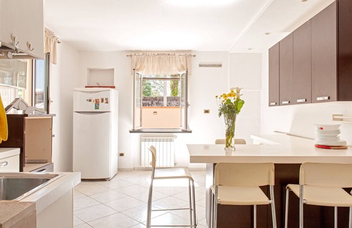 San Martino a Ulmiano House | Holiday Home 'Villa Regno di Toscana' with Private Terrace and Balcony