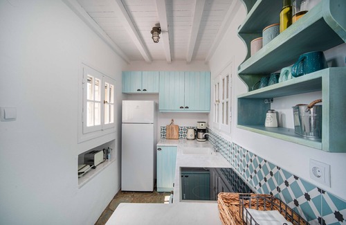 Serifos House | Holiday Home 'Karavi' with Private Terrace, Balcony and Air Conditioning