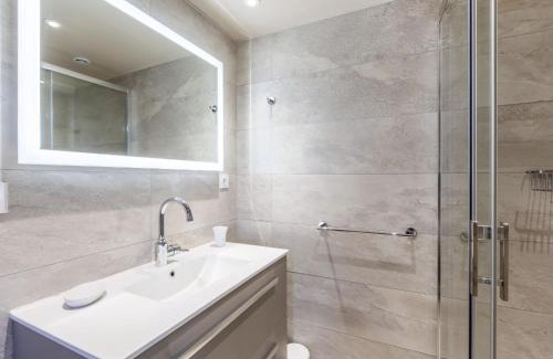 Carnac House | Holiday Home Kergrim-2 by Interhome