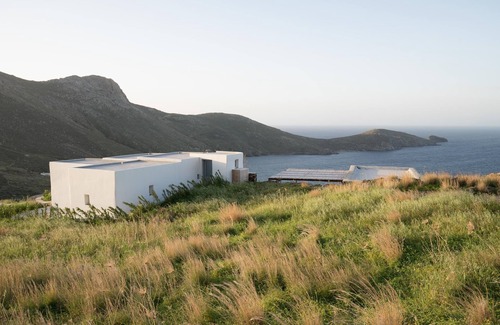 Serifos House | Holiday Home 'Koukios Cells Serifos Cycladic Home' with Sea View, Wi-Fi and Air Conditioning