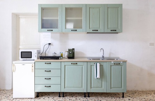 San Leonardo House | Holiday Home 'L'ulivo Di Alice' with Shared Terrace and Wi-Fi