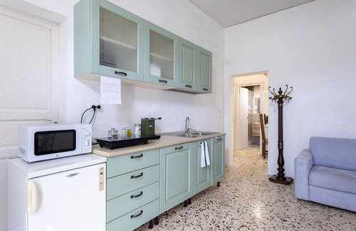 San Leonardo House | Holiday Home 'L'ulivo Di Alice' with Shared Terrace and Wi-Fi