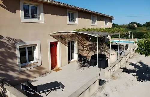 Monteux House | Holiday Home 'La Crozette' with Private Pool, Wi-Fi and Air Conditioning