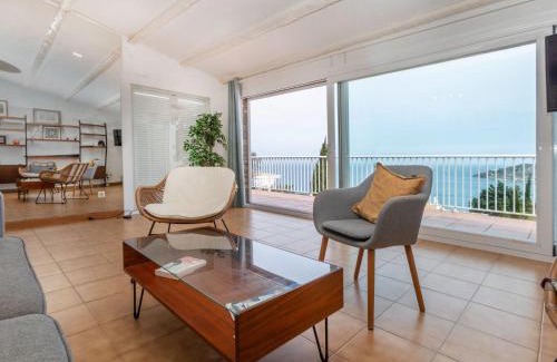 Port de la Selva House | Holiday Home La Mora II by Interhome
