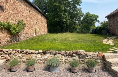 Marcheseuil House | Holiday Home 'La Petite Cocotte' with Private Terrace, Private Garden and Wi-Fi