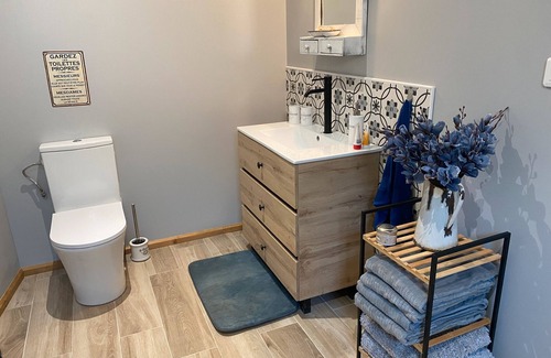 Marcheseuil House | Holiday Home 'La Petite Cocotte' with Private Terrace, Private Garden and Wi-Fi