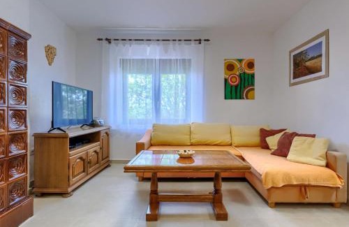Divsici House | Holiday Home Lancin by Interhome