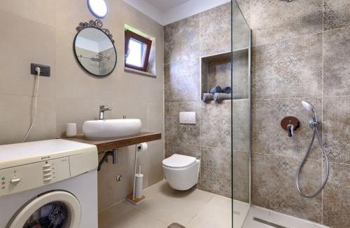 Divsici House | Holiday Home Lancin by Interhome