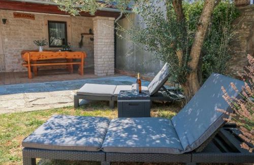 Kozljani House | Holiday Home Lara by Interhome