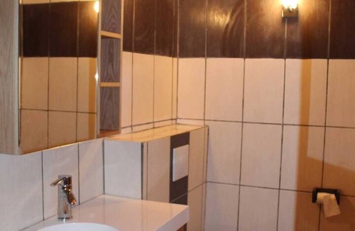 Rieussec House | Holiday Home 'Le Comtois, Le Pont De Calmel' with Mountain View, Shared Pool and Private Terrace