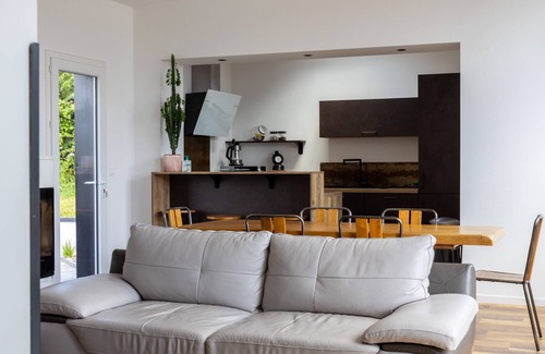 Pleumeur-Bodou House | Holiday Home 'Le Gwern By Madame Est Servie' with Terrace and Private Garden