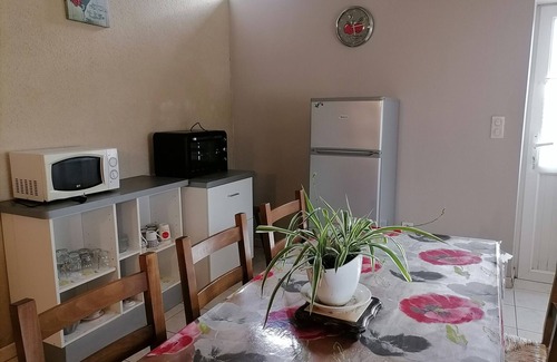 Subligny House | Holiday Home 'Le Gîte du Champ de la Croix' with Private Terrace, Private Garden and Wi-Fi