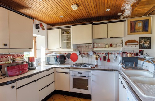 Saint-Cyprien House | Holiday Home 'Le Pigeonnier De Sinzelle' with Private Pool, Private Terrace and Wi-Fi