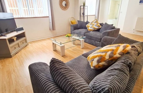 Pembroke Dock House | Holiday home★Leisure★Private Parking★Pembroke Dock