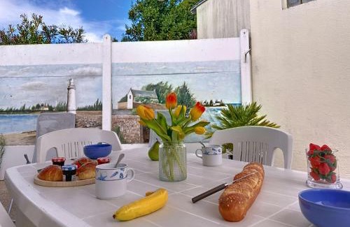 Tharon-Plage House | Holiday Home Les Coquillages by Interhome