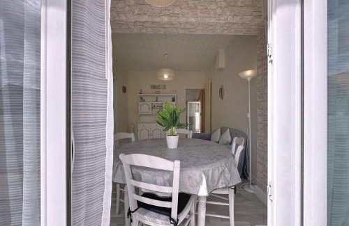 Tharon-Plage House | Holiday Home Les Coquillages by Interhome