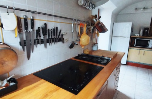 Grane House | Holiday Home 'Les Remparts' with Mountain View, Private Terrace and Wi-Fi