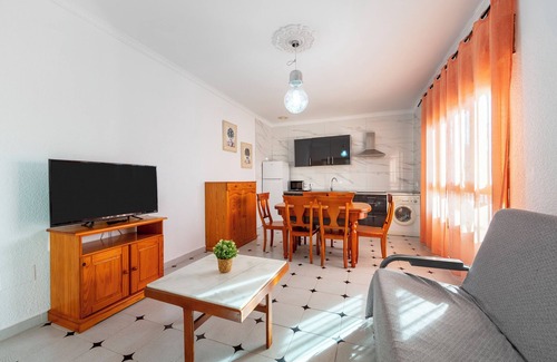 El Pozo de los Frailes House | Holiday Home 'Loli 1' with Private Terrace and Air Conditioning