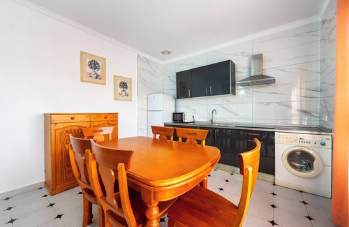 El Pozo de los Frailes House | Holiday Home 'Loli 1' with Private Terrace and Air Conditioning