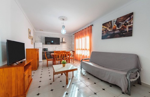 El Pozo de los Frailes House | Holiday Home 'Loli 1' with Private Terrace and Air Conditioning