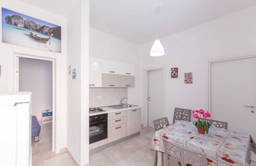 Porto Cesareo House | Holiday Home 'Luna Rossa Salento - Casa Blu' close to the Sea with Whirlpool