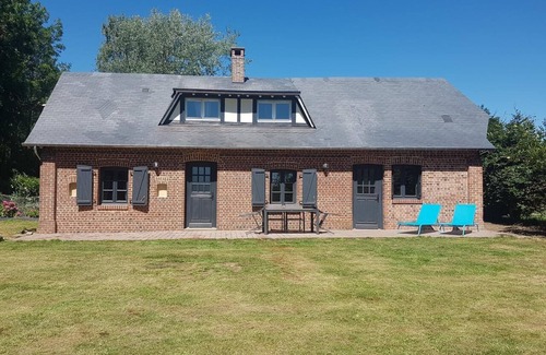 Hautot-l'Auvray House | Holiday Home 'Maison Campagne Dix Kilomtres De' with Private Terrace, Private Garden and Wi-Fi