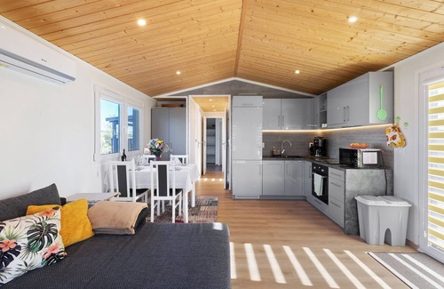 Seeland House | Holiday Home 'Madera Concordiasee' with Wi-Fi and Air Conditioning